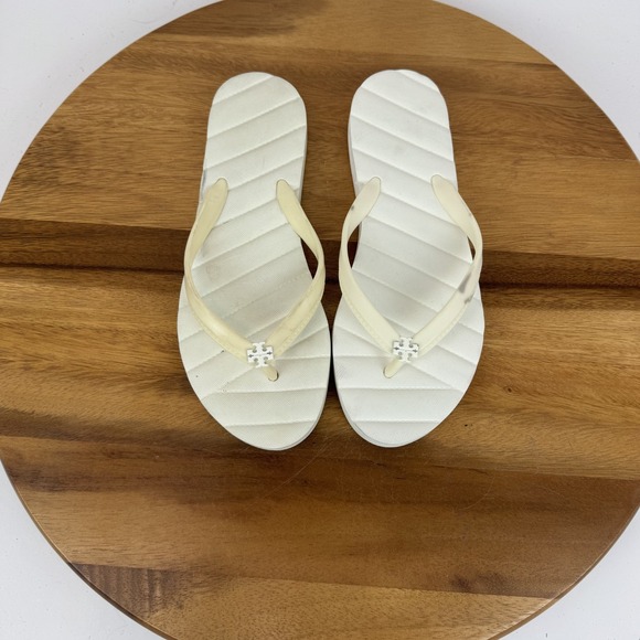 Tory Burch Shoes - Womens Tory Burch Kira Dark Ivory Quilted Casual Thong Flip Flops Sandals Size 6